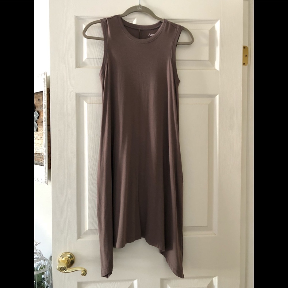 Super cute shark bite hem sleeveless dress !!❤️☺️